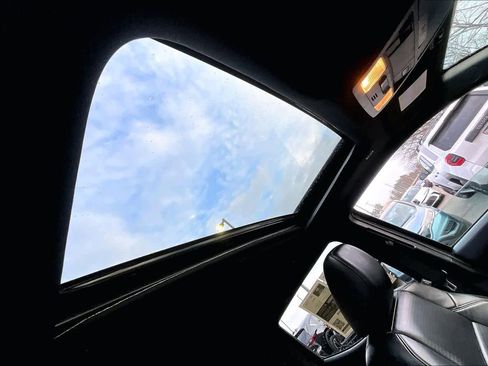 Used 2023 Toyota Tacoma Limited image 14