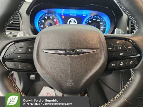 Used 2023 Chrysler 300 C RWD image 16