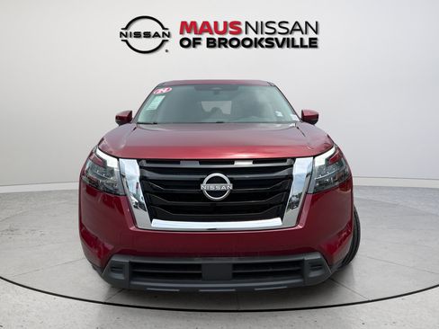 Certified 2024 Nissan Pathfinder SV FWD image 3