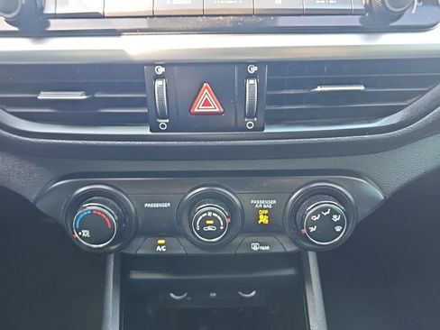 Used 2022 Kia Forte LXS FWD image 35