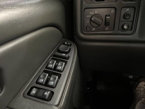 Used 2005 GMC Sierra 1500 SLE image 39