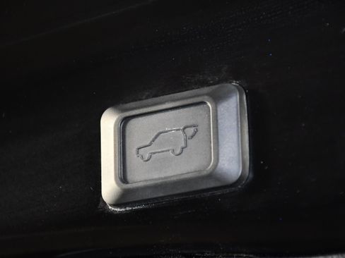 Used 2022 Toyota RAV4 XLE w/ Convenience Package AWD/4WD image 51