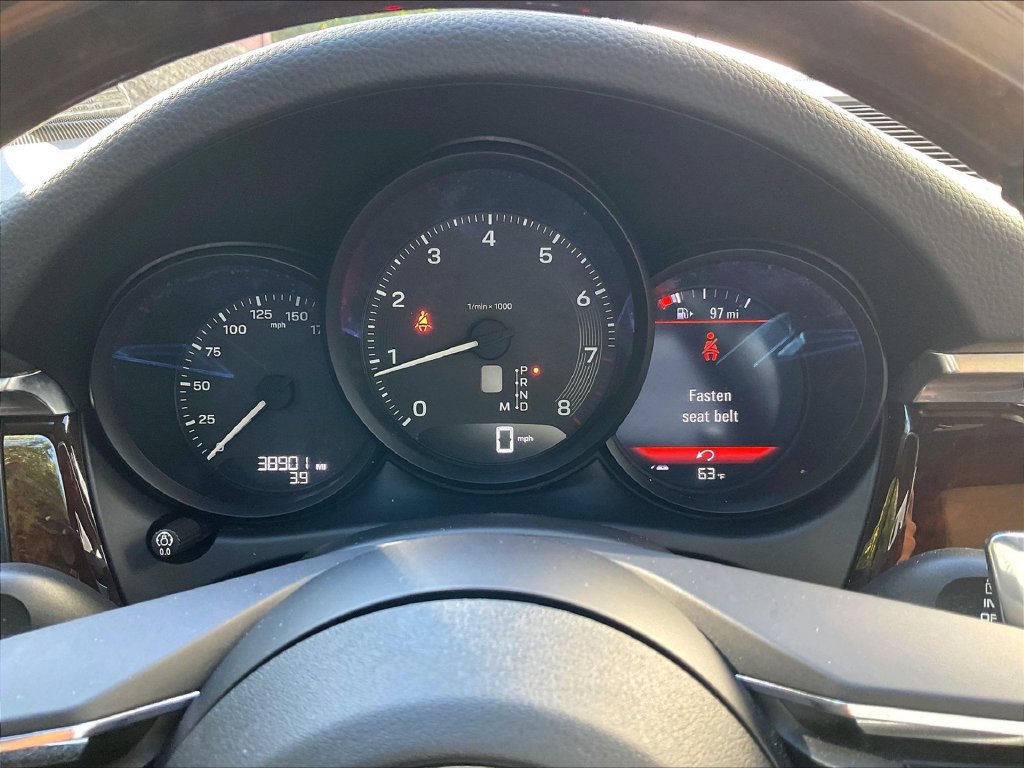 Certified 2022 Porsche Macan AWD/4WD image 25