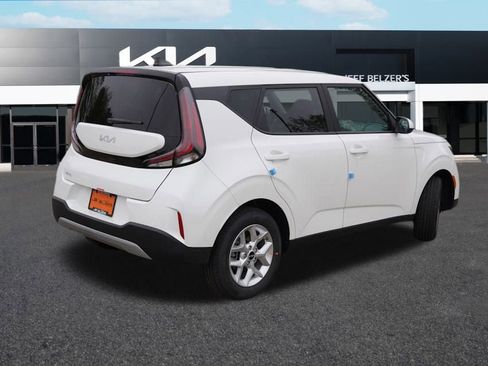 New 2025 Kia Soul LX w/ LX Technology Package image 3