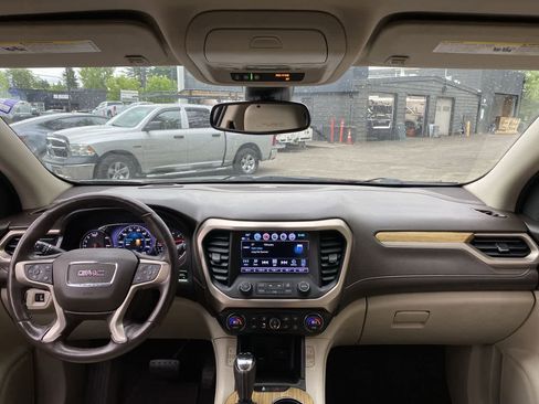 Used 2018 GMC Acadia Denali w/ Technology Package AWD/4WD image 13