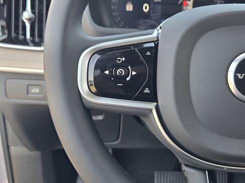 Certified 2026 Volvo XC90 B6 Plus w/ Protection Package Premier AWD/4WD image 24