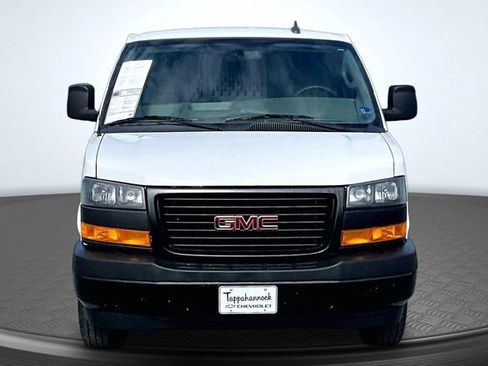 Used 2023 GMC Savana 2500 Extended RWD image 2