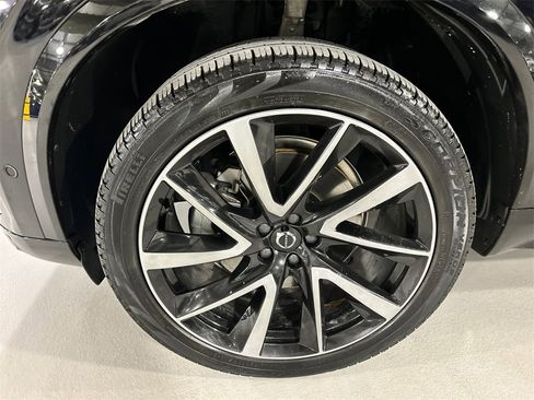 Certified 2024 Volvo XC90 B6 Plus w/ Protection Package Premier image 8