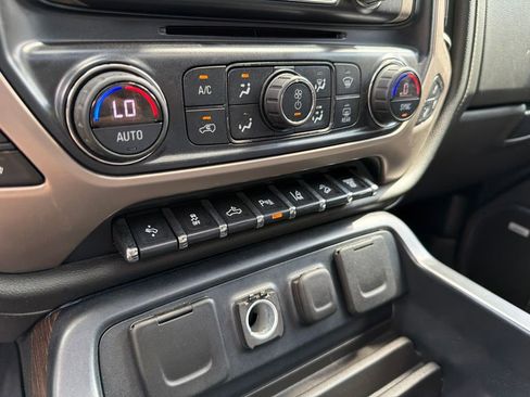 Used 2017 GMC Sierra 2500 Denali w/ Duramax Plus Package AWD/4WD image 30