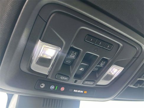 Used 2024 Chevrolet Silverado 2500 High Country w/ High Country Premium Package image 29