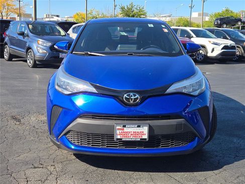 Used 2021 Toyota C-HR XLE image 4