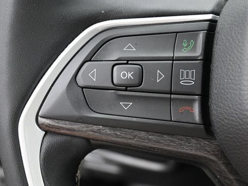 Used 2023 Jeep Grand Cherokee L Limited AWD/4WD image 18