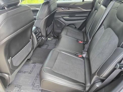 New 2026 Jeep Grand Cherokee Altitude image 12