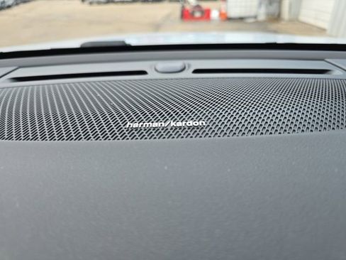 Certified 2024 Volvo XC40 B5 Plus w/ Climate Package image 38