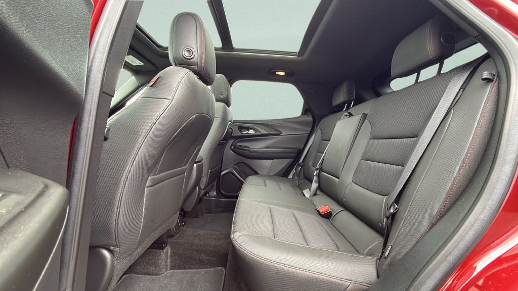 Used 2023 Chevrolet TrailBlazer RS w/ Sun and Liftgate Package AWD/4WD image 9