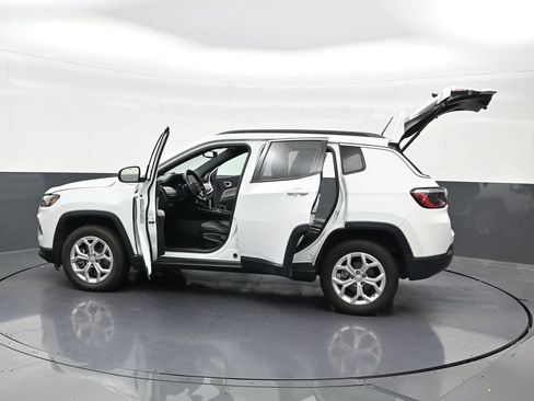 Used 2024 Jeep Compass Latitude AWD/4WD image 36
