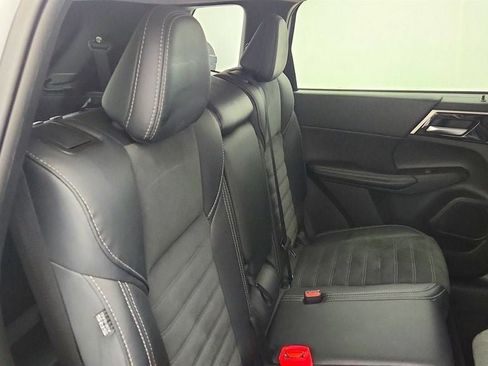 Used 2024 Mitsubishi Outlander SE Black Edition FWD image 24