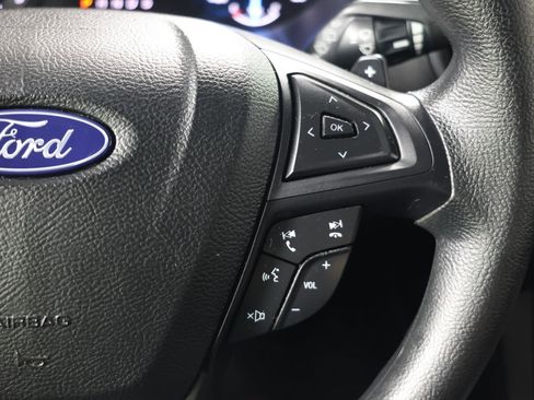 Used 2018 Ford Edge SE FWD image 20