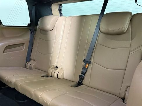 Used 2018 Cadillac Escalade Platinum AWD/4WD image 19