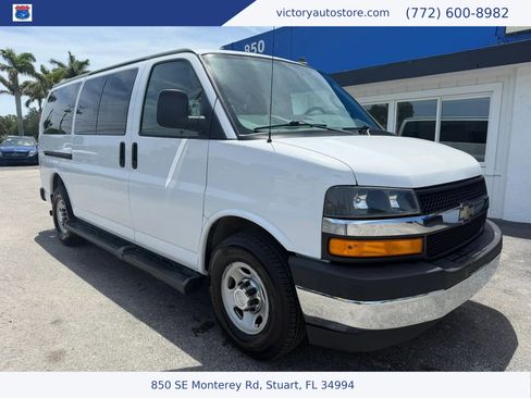 Used 2018 Chevrolet Express 3500 LT w/ LT Preferred Equipment Group RWD image 1