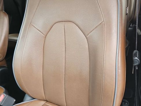 Used 2018 Chrysler Pacifica Limited w/ Advanced Safetytec Group FWD image 22