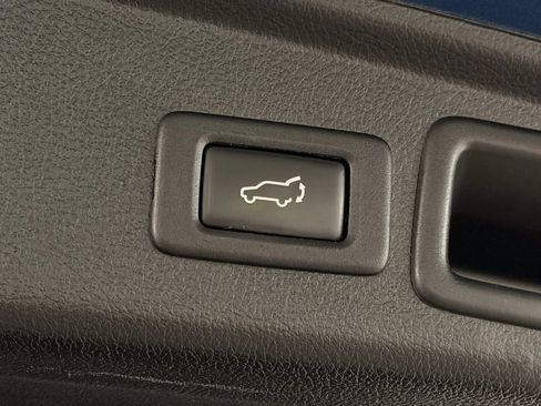 Used 2014 Subaru Forester 2.5i Touring AWD/4WD image 22