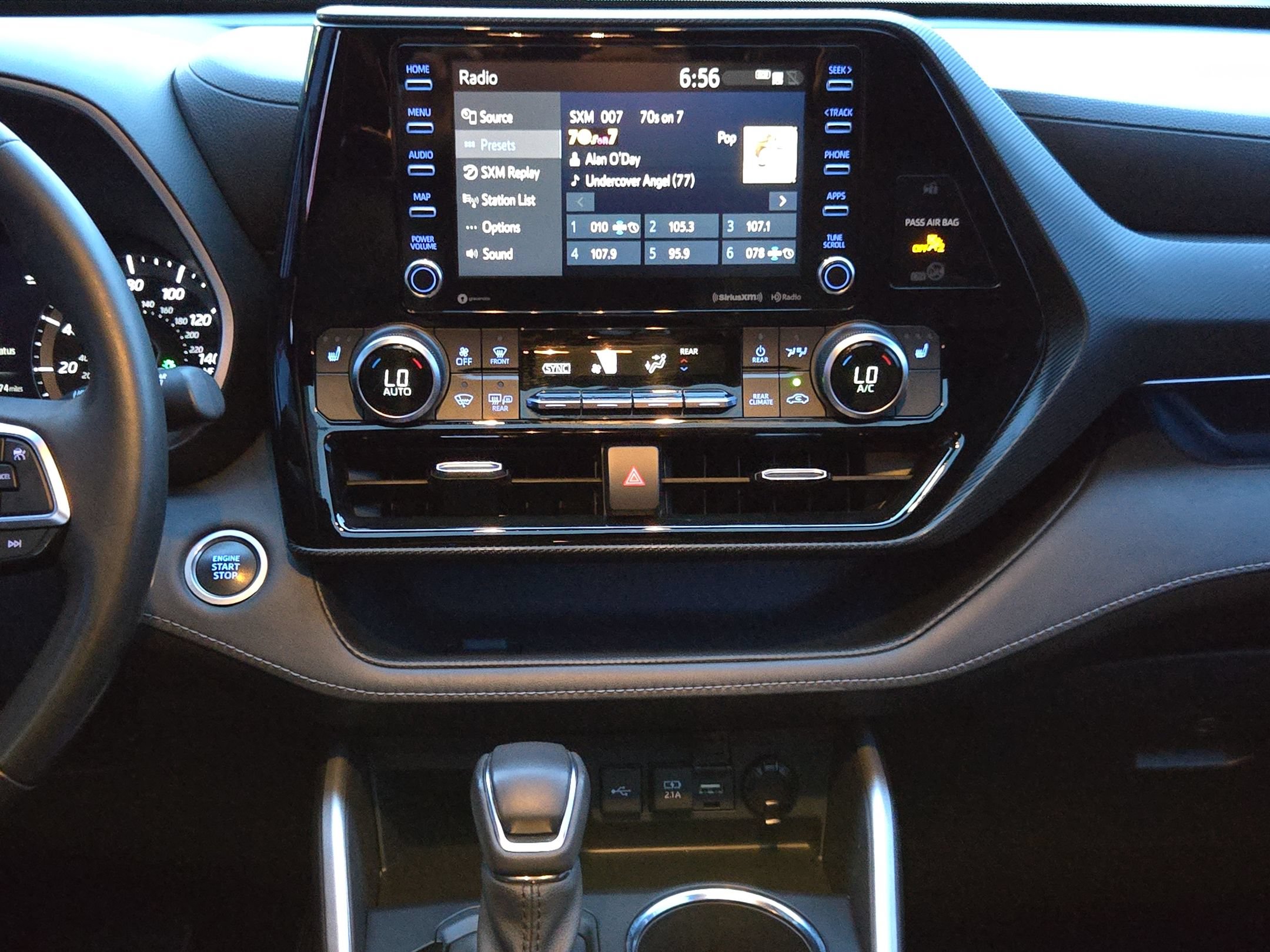Used 2021 Toyota Highlander XSE FWD image 16