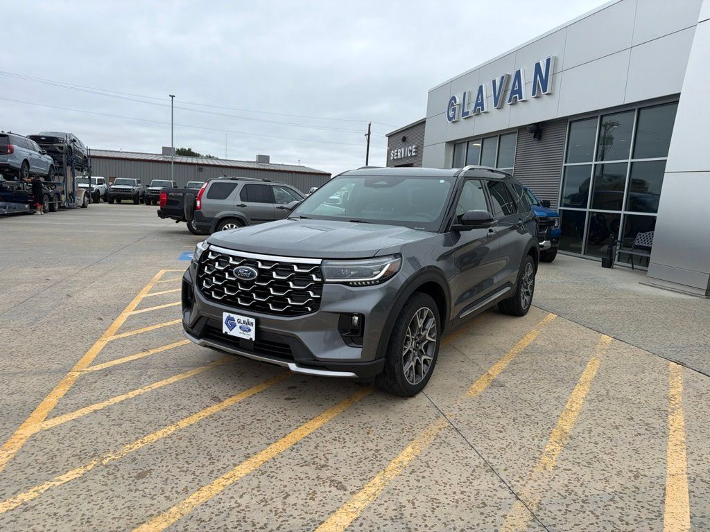 Used 2025 Ford Explorer Platinum w/ Ultimate Package AWD/4WD image 3