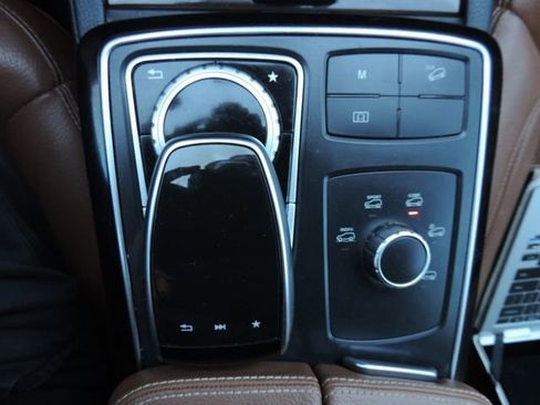 Used 2017 Mercedes-Benz GLE 400 4MATIC image 29