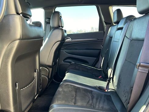 Used 2022 Jeep Grand Cherokee Laredo X image 12