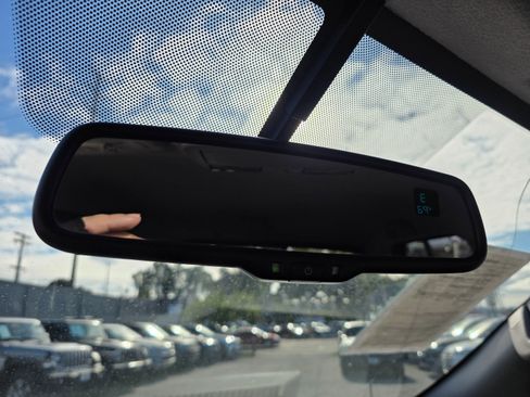 Used 2020 Nissan Frontier SV image 35