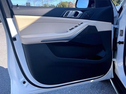 Used 2022 BMW X5 sDrive40i w/ Premium Package image 17