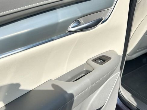 Used 2019 Cadillac XT5 Luxury AWD/4WD image 14