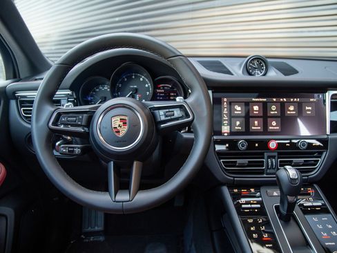 New 2026 Porsche Macan AWD/4WD image 16