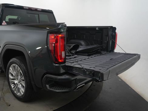 Used 2022 GMC Sierra 1500 Denali w/ Denali Reserve Package AWD/4WD image 9