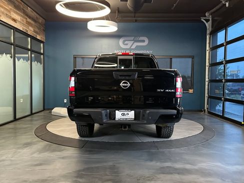 Used 2022 Nissan Frontier SV AWD/4WD image 4