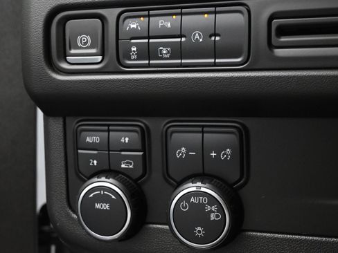 Used 2023 Chevrolet Tahoe LT w/ Luxury Package AWD/4WD image 25