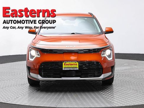 Used 2023 Kia Niro Wind w/ Wind Preserve Package FWD image 2