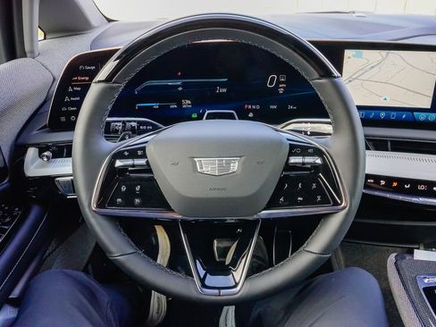 New 2026 Cadillac Optiq Luxury 1 image 18