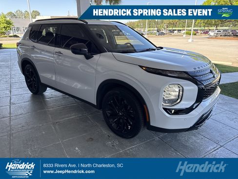 Used 2024 Mitsubishi Outlander SEL Black Edition image 1