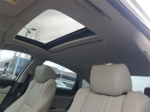 Used 2019 Honda Accord Touring image 14