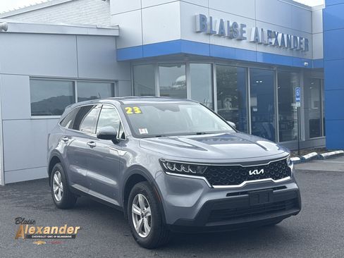 Used 2023 Kia Sorento LX AWD/4WD image 1