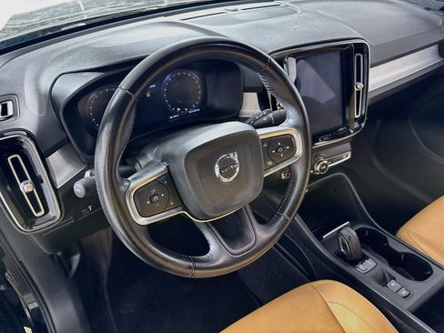 Used 2019 Volvo XC40 T5 Momentum AWD/4WD image 10