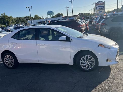 Used 2019 Toyota Corolla LE image 6