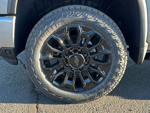 New 2026 Chevrolet Silverado 2500 High Country w/ High Country Premium Package AWD/4WD image 11