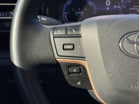 Certified 2023 Toyota Crown Platinum image 39