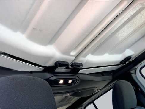 Used 2025 Jeep Wrangler Unlimited Sahara AWD/4WD image 13