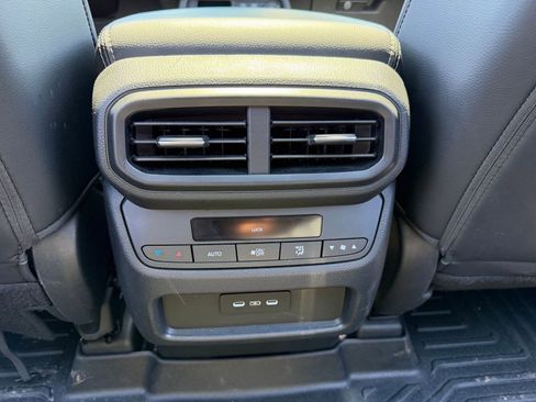 Used 2025 Honda Pilot Touring image 28