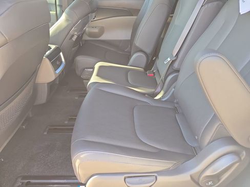New 2026 Kia Carnival FWD image 16
