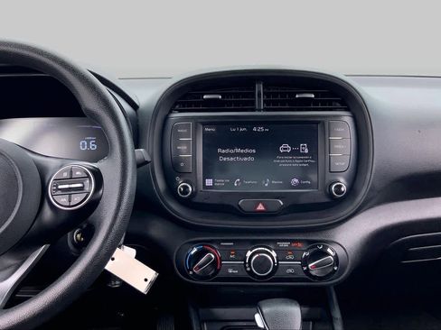 Used 2023 Kia Soul LX w/ Option Group 015 FWD image 7